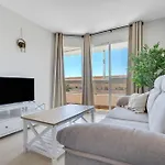 Vistamarina 408b By Ivi Real Estate شقة
